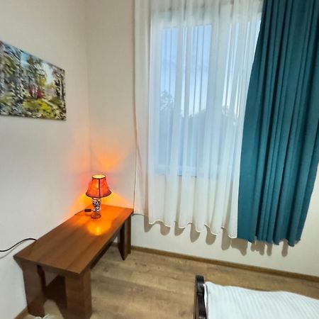Odo'S Guest House Martvili Bagian luar foto