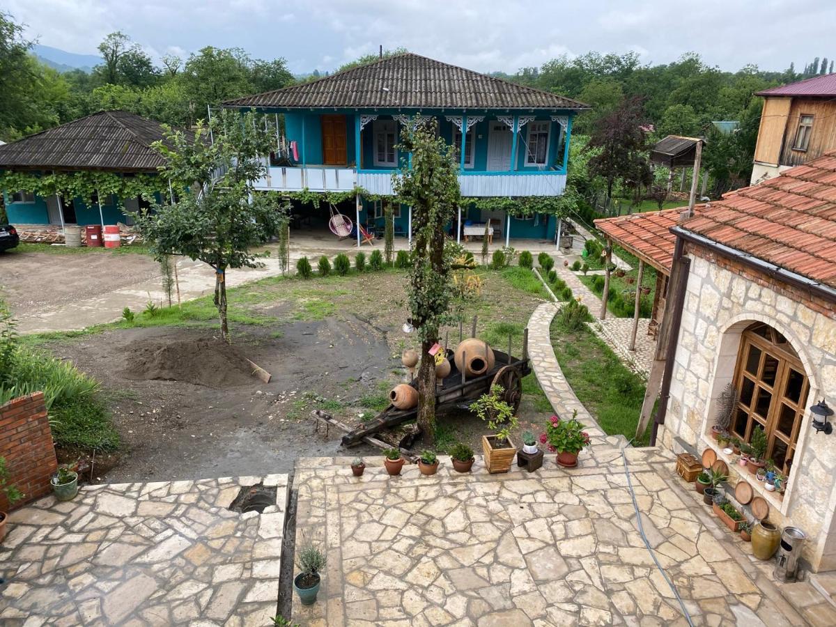 Odo'S Guest House Martvili Bagian luar foto
