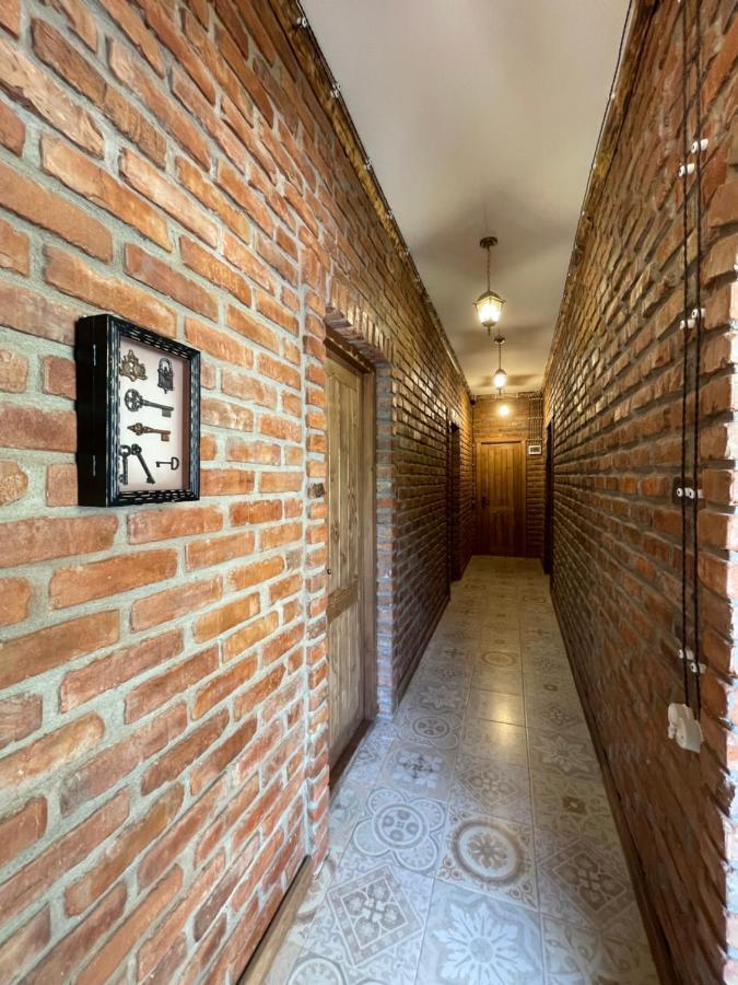 Odo'S Guest House Martvili Bagian luar foto