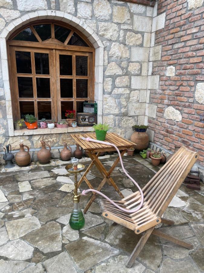 Odo'S Guest House Martvili Bagian luar foto
