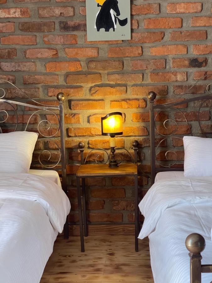 Odo'S Guest House Martvili Bagian luar foto