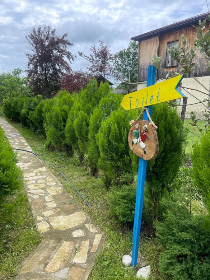 Odo'S Guest House Martvili Bagian luar foto