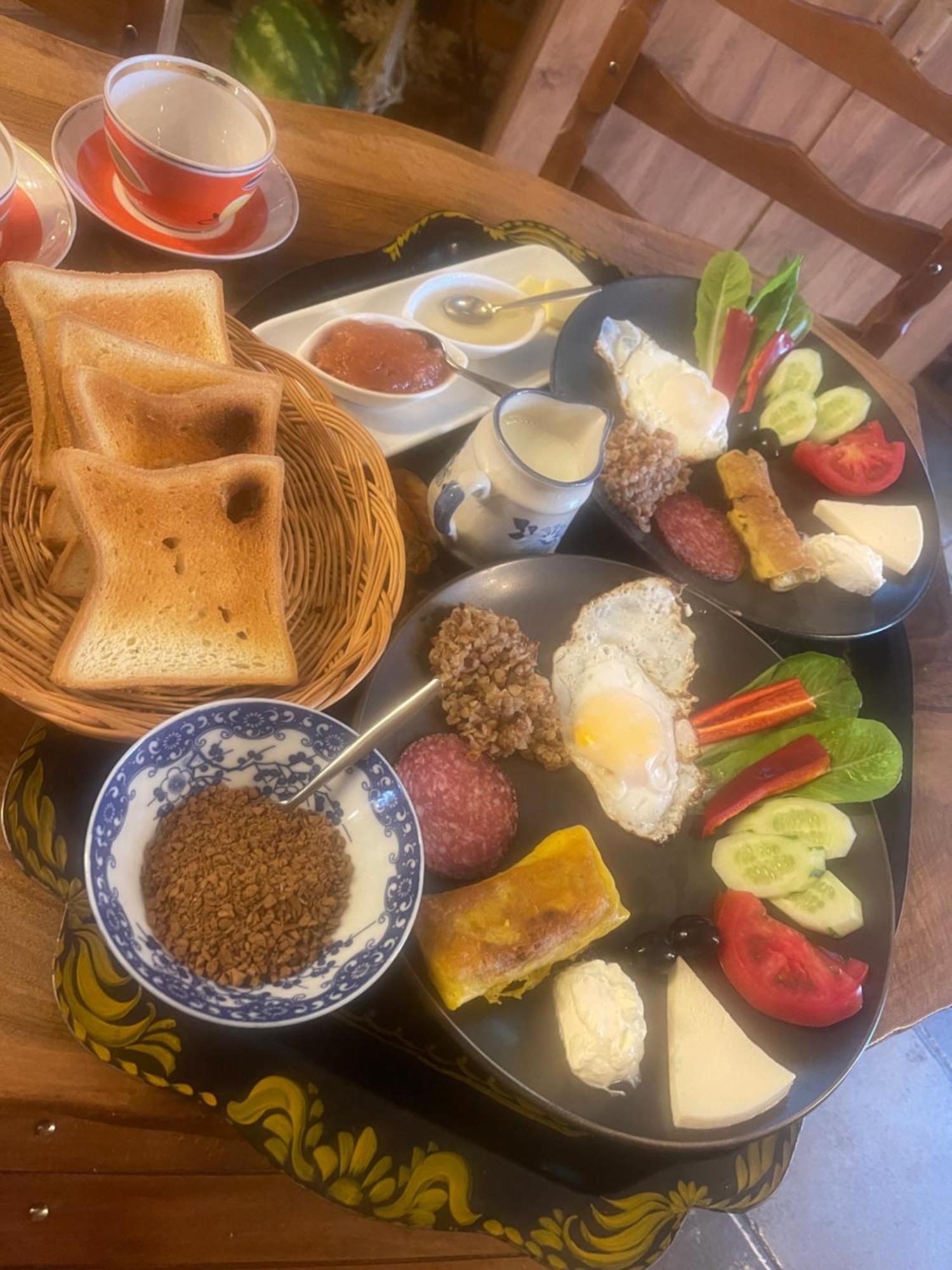 Odo'S Guest House Martvili Bagian luar foto