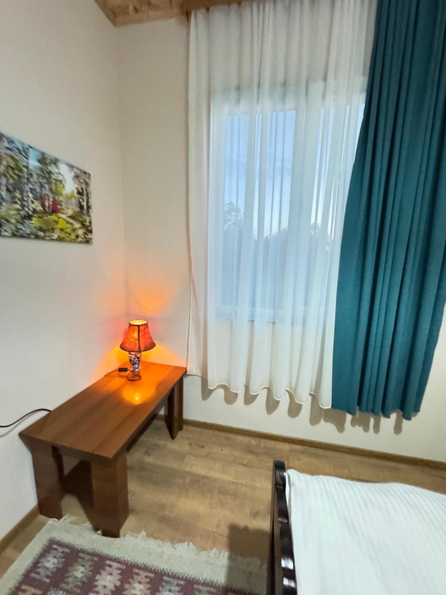 Odo'S Guest House Martvili Bagian luar foto